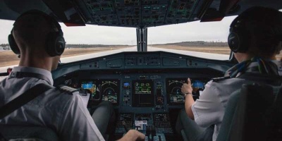 Diventare pilota di linea in Italia: licenze, scuole e requisiti